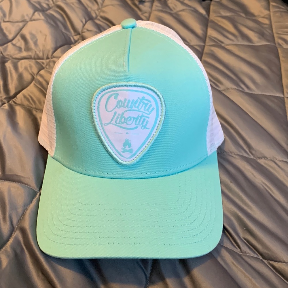 Country Liberty mesh cap.
